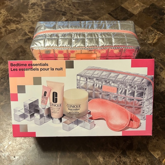 Clinique Bedtime Essentials - Picture 6 of 6